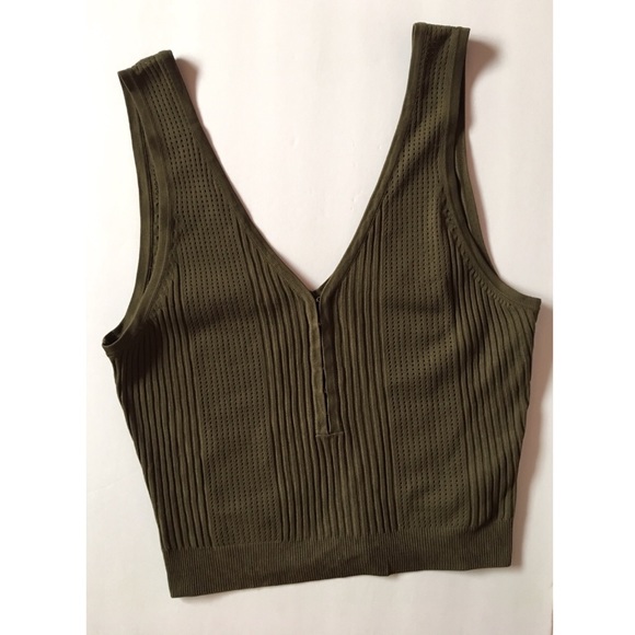 🎉NWOT. H&M pattern-knit olive green top. Size L - Picture 3 of 6